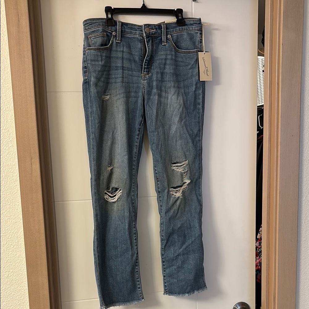 Universal Thread High-Rise, Blue, Straight Leg Jeans. Size 6